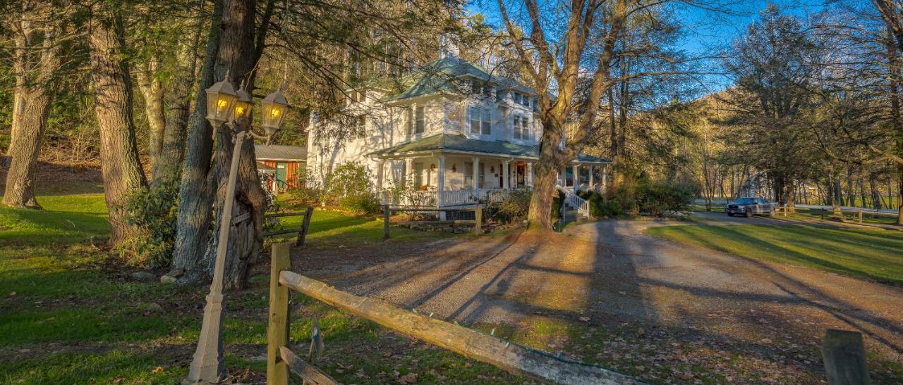 Taylor House Inn Banner Elk Exterior photo